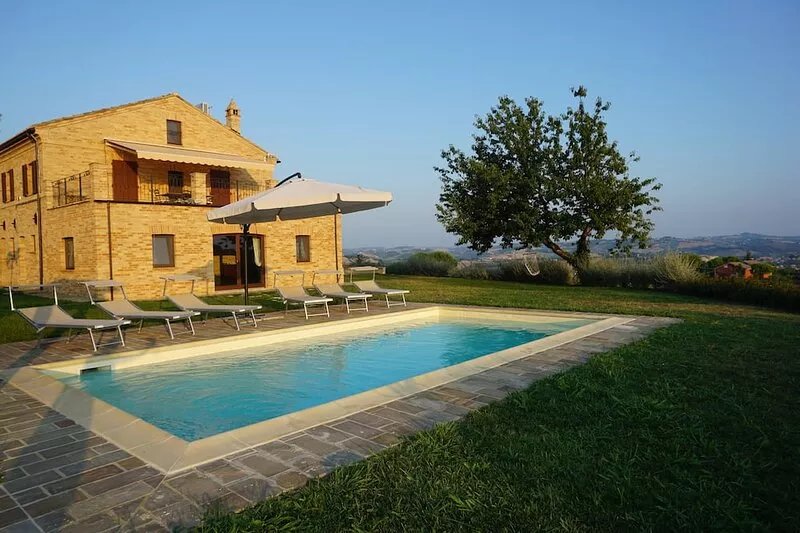 Magnificent holiday villa with pool &gorgeous 180 ° views. Perfect for families.