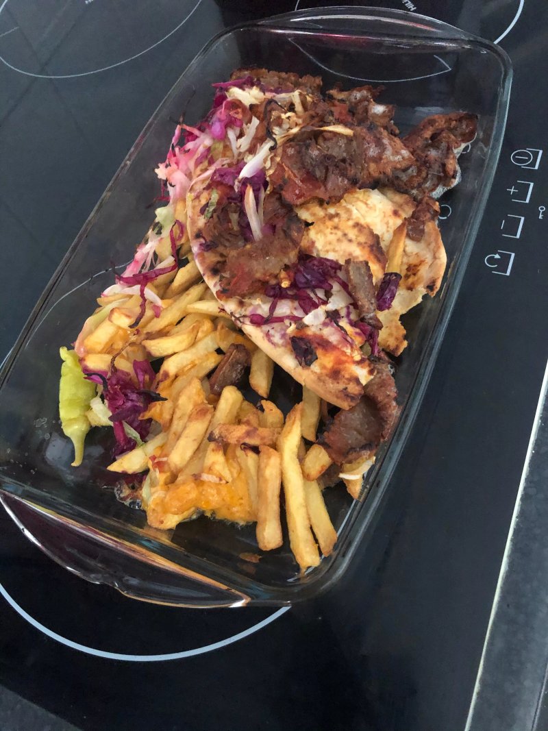 Caledonian Kebabs And Burgers