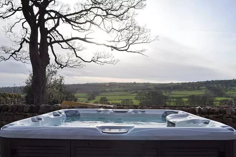6 bedroom accommodation in Horton, near Leek
