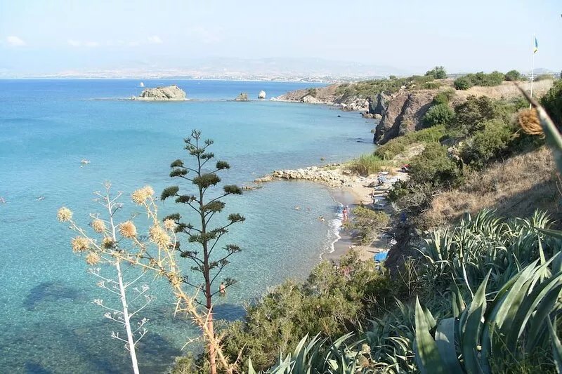 Luxury peacefull villa with private pool and gardens only 5 mins walk to beach