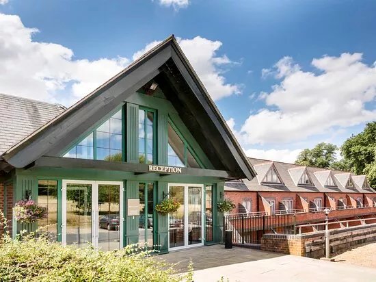 Mercure Warwickshire Walton Hall Hotel & Spa