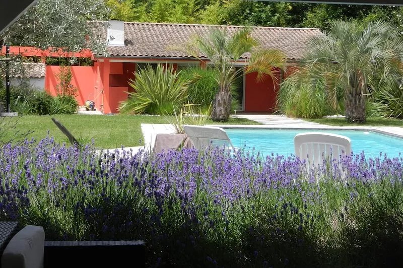 Charming cottage 3 ears with landscaped garden and swimming pool 10 minutes