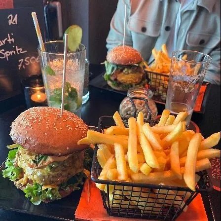 Kush's Cafe und Bar