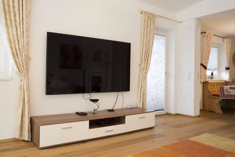 Luxuriously equipped with swimming pool, show-place, bath and sauna