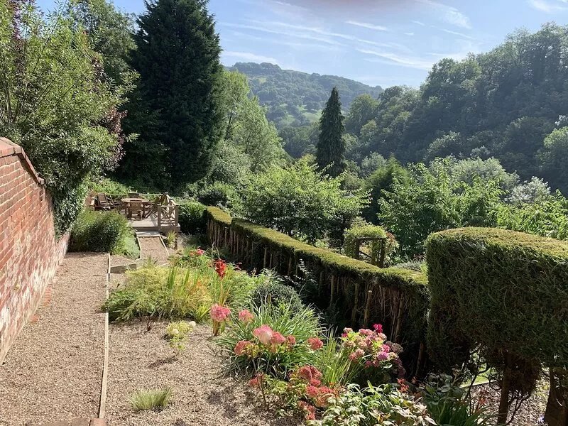 Ranmoor- beautiful character cottage with walled garden and gorgeous views.