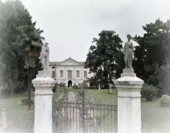 Villa Moro, Mischiato, Bedendo
