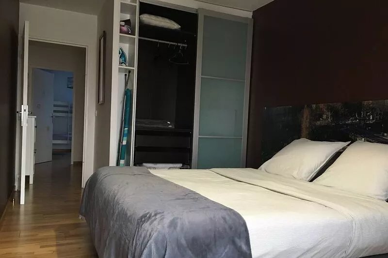 PARIS / Large family Apartment ( 3 bedrooms + 2 bathrooms )