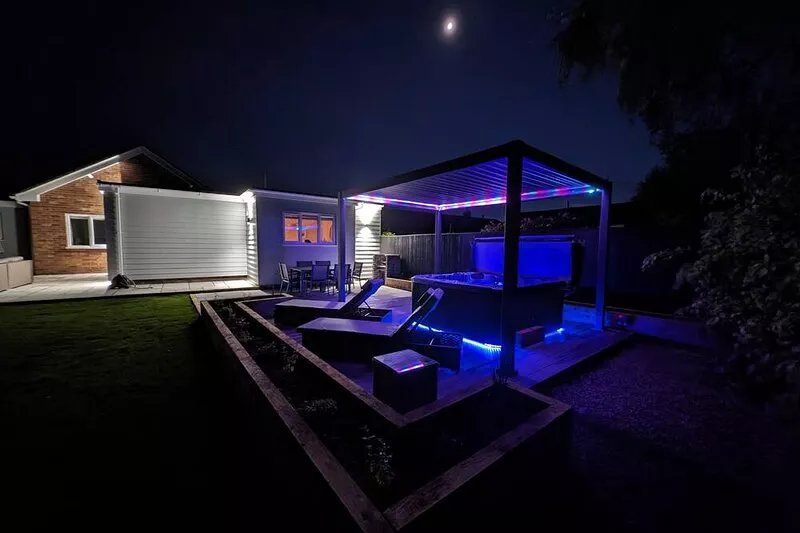 Hoot Hollow - Hot Tub Hideaway - By KIO Stays