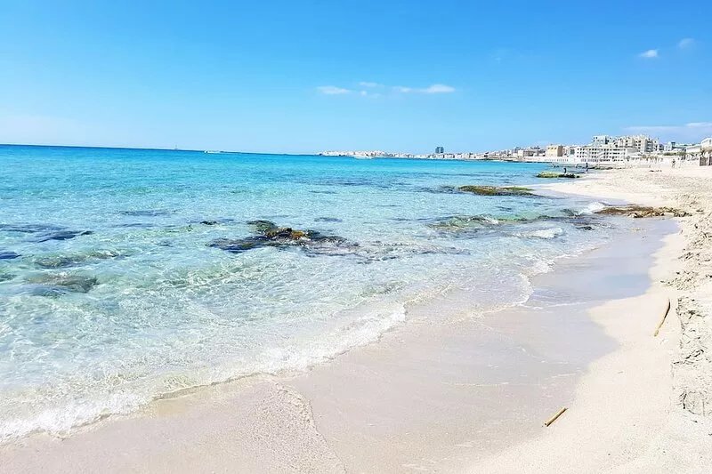 Piscina a sfioro riscaldata, tennis, area benessere, wifi nel cuore del Salento!