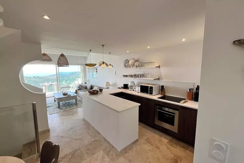 Mazet with exceptional view of Cavalaire bay