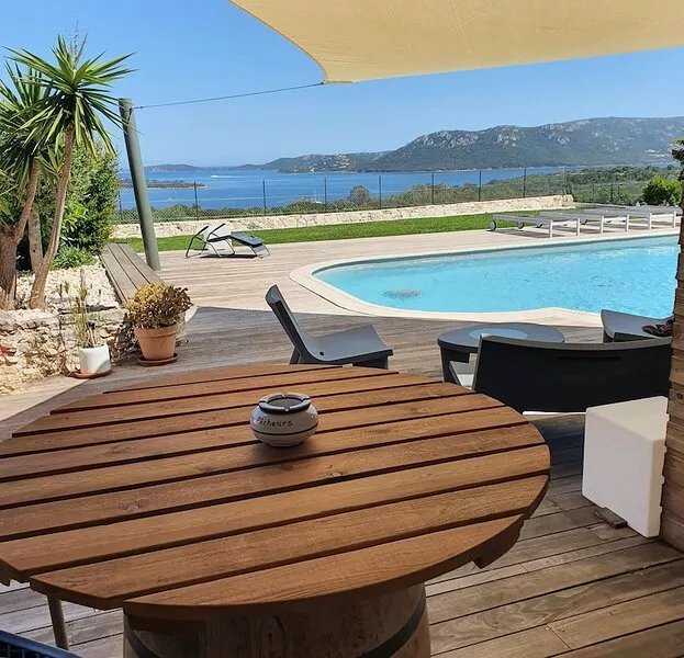 Modern sea view villa, pool, full service, arrival Sunday departure