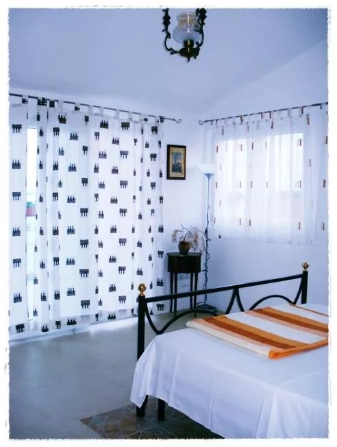 Lola's Apartments