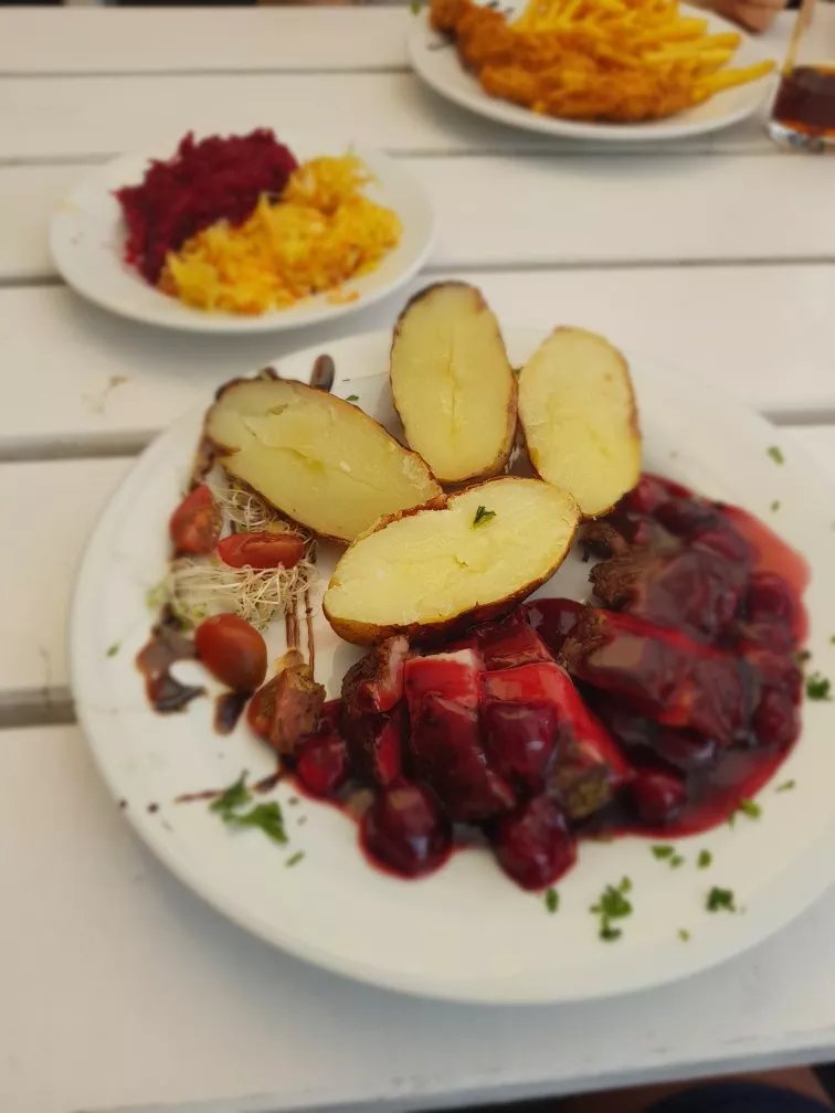 Baklazan Restaurant & Pizzeria