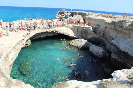 Grotta Della Poesia