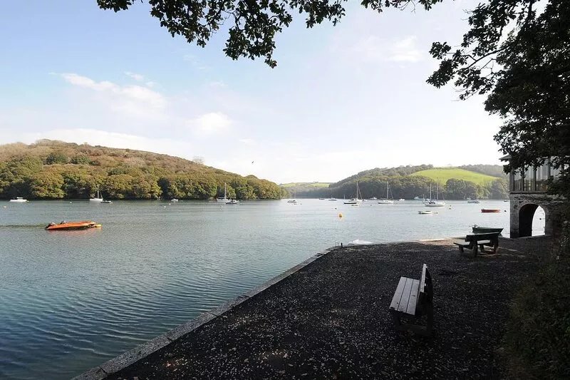 MOON'S COTTAGE, pet friendly, character holiday cottage in Fowey