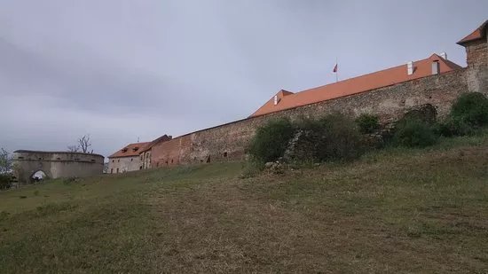 Hrad a zamek Dolni Kounice