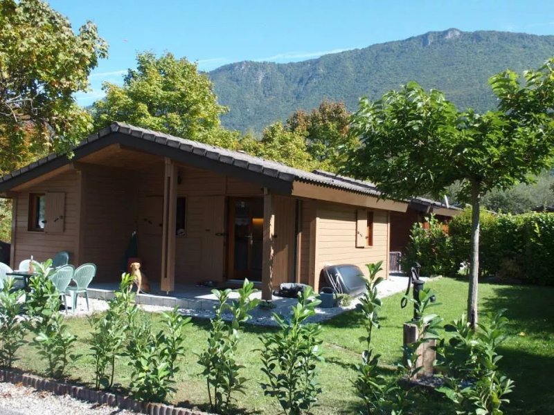 Annecy Lakeside Cabins and Campsite