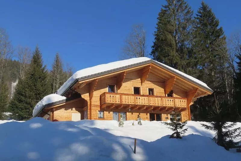 Large, sunny, peaceful chalet in the heart of nature in Les Diablerets