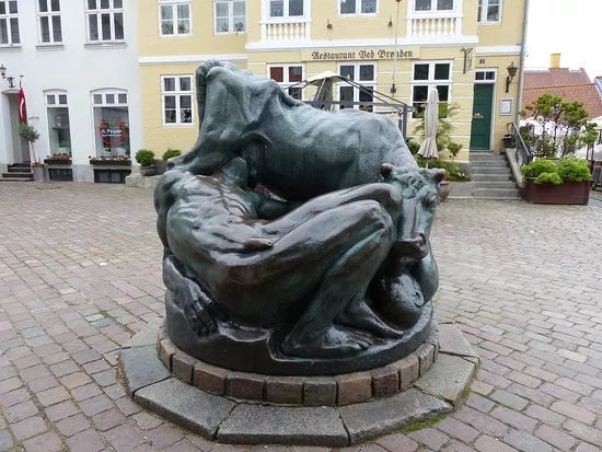 Ymerbroenden