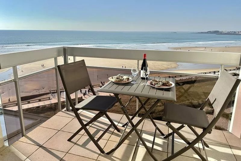 40m2 top floor luxury apartment with SEA VIEW