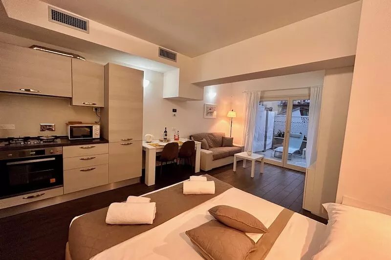 Luxury and Comfortable Studio With Elegant Patio - Golden Fish Florence -