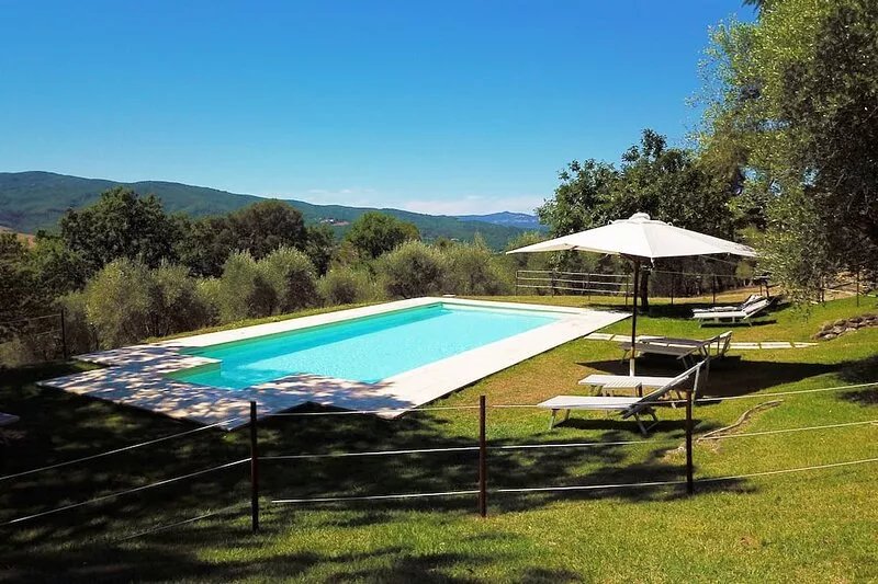 Charming Two Level  Hay-Loft Next to Montalcino