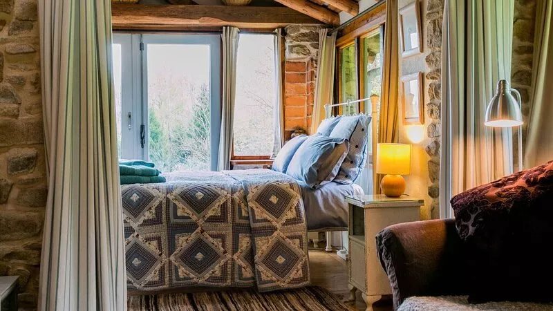 Spacious Cottage With Lovely Views And Garden/woodland, Privately Situated