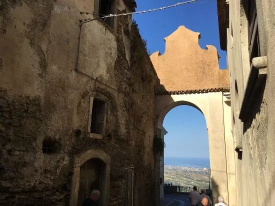 Porta delle Bombarde