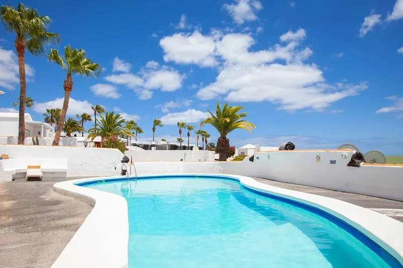 Luxury 6 Bed 6 Bath Villa heated pool & hot-tubs, premium location super views