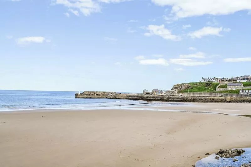2 bedroom accommodation in Cullen