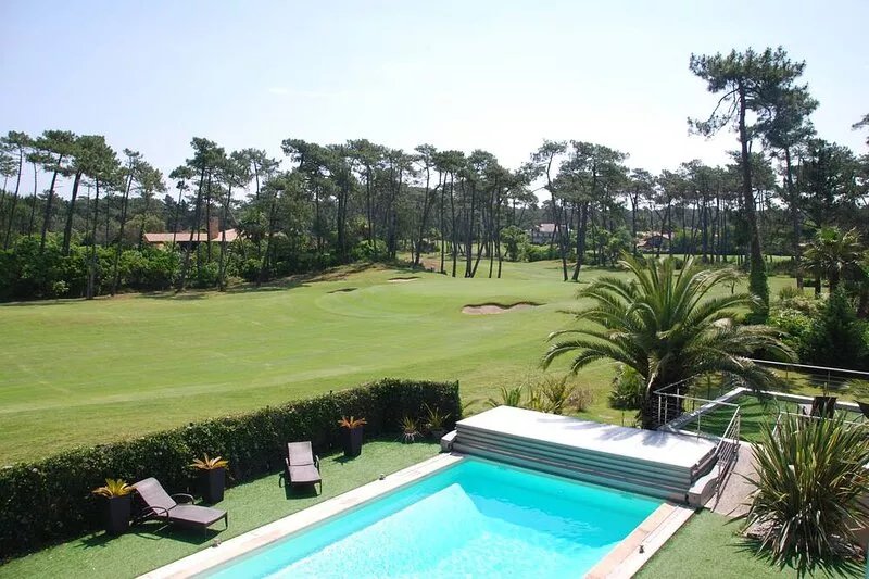 On the Golf of Chiberta, apartment 4 pers ., bright and quiet. Garage. Swimming