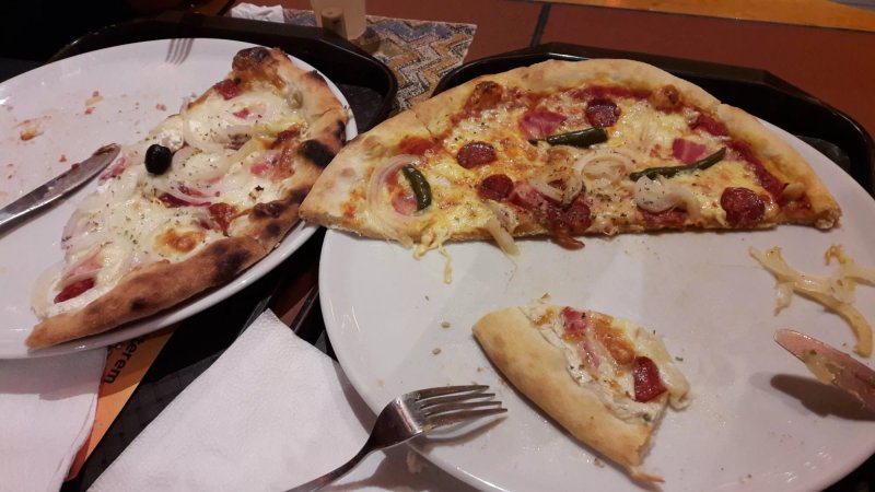 Golyafeszek Etterem es Pizzeria