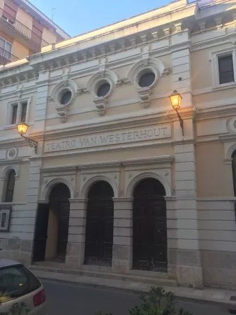 Teatro Van Westerhout