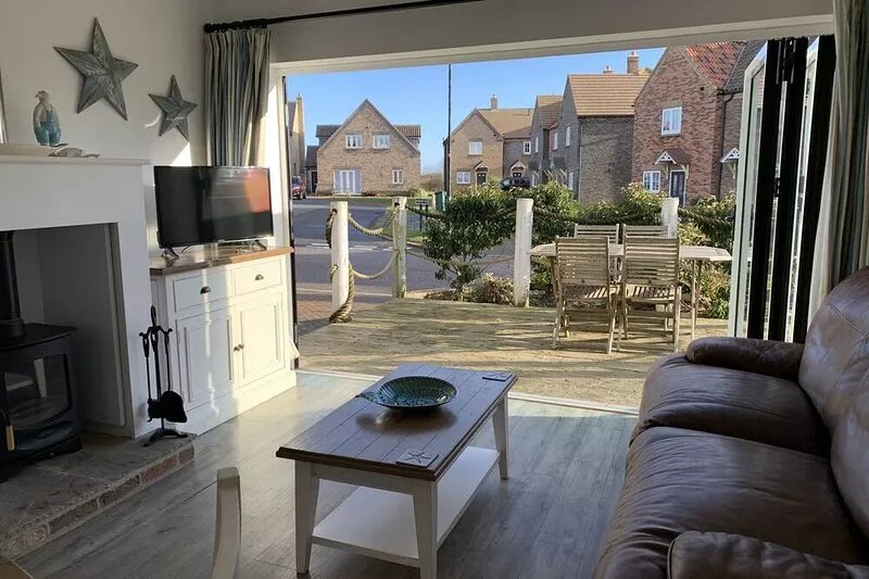 Sophie Beach Hut -  a beach house that sleeps 4 guests  in 2 bedrooms