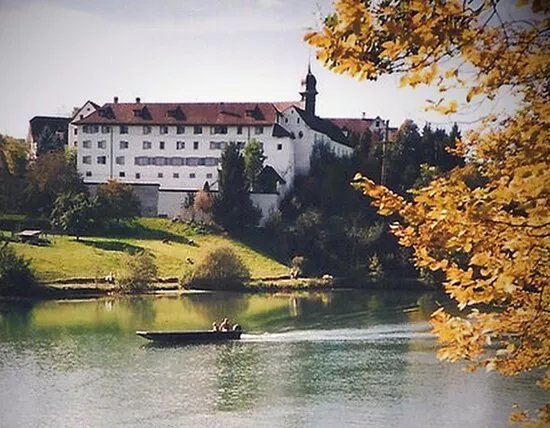 (Benediktinerinnen-Kloster