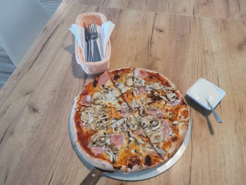 Pizzeria 105