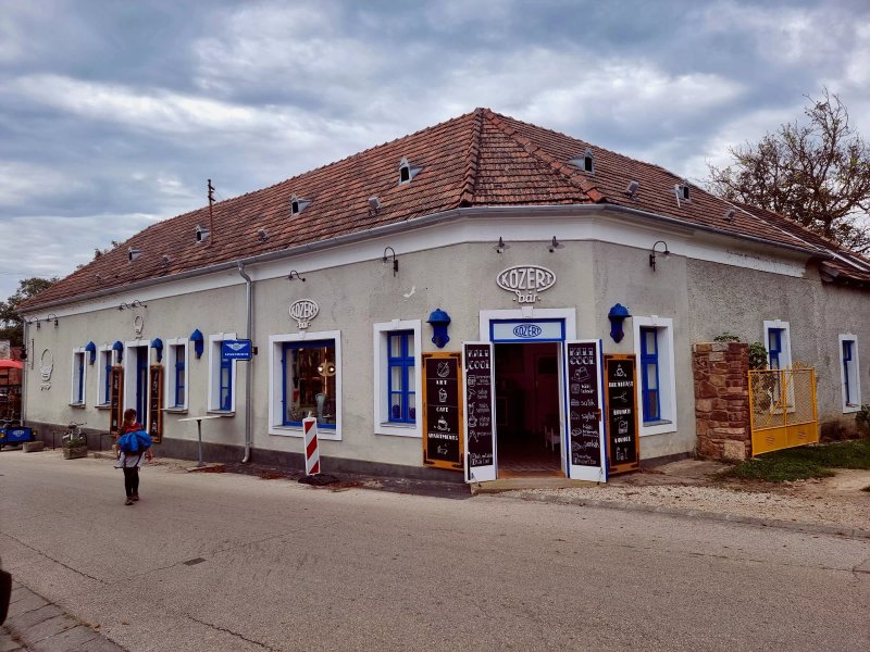 Kozert Bar