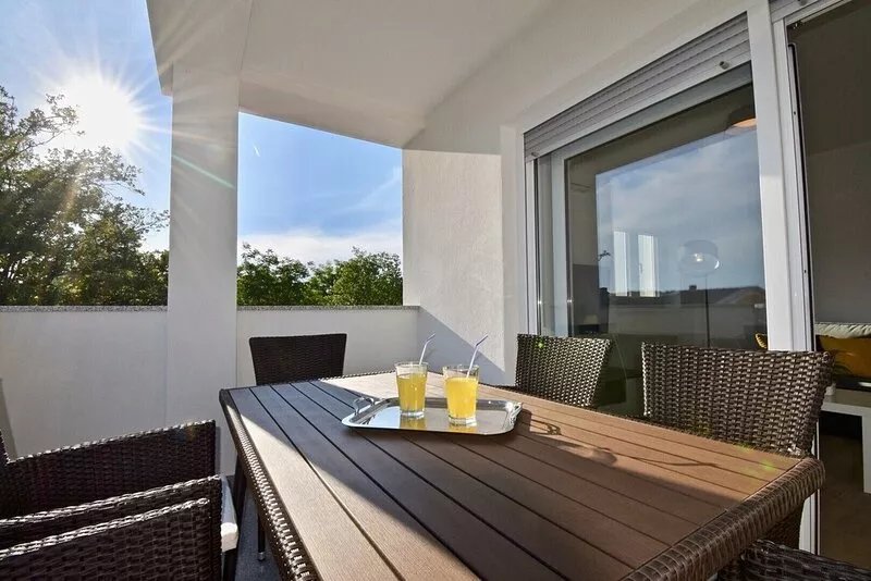 Comfortable holiday house with apartments / Spacious new holiday apartment