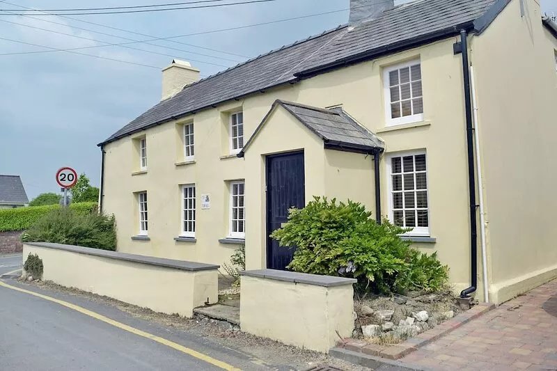 3 bedroom accommodation in Aberporth, near Cardigan