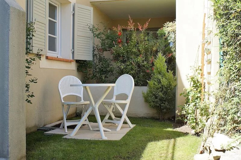 Apartment *** with terrace and swimming pool in secure luxury residence