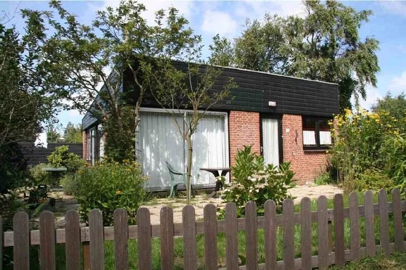 Free standing holiday house in green and sunny location