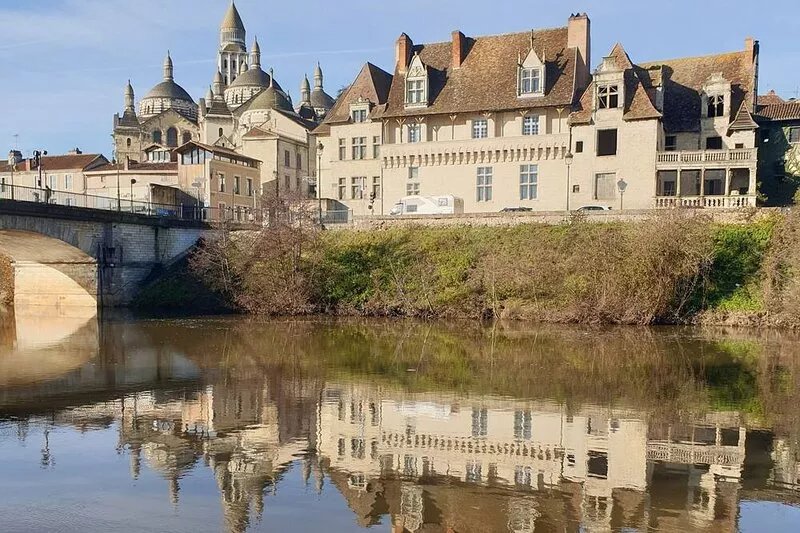 Holiday Gites in Dordogne - La Maison de Rebeyrat is a spacious comfortable gîte