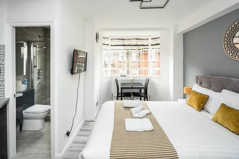 NEW Sleek and Modern Studio in the Heart of Chelsea