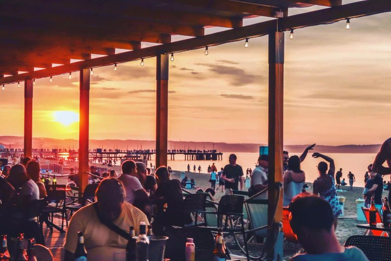 Na Fali Beach Bar