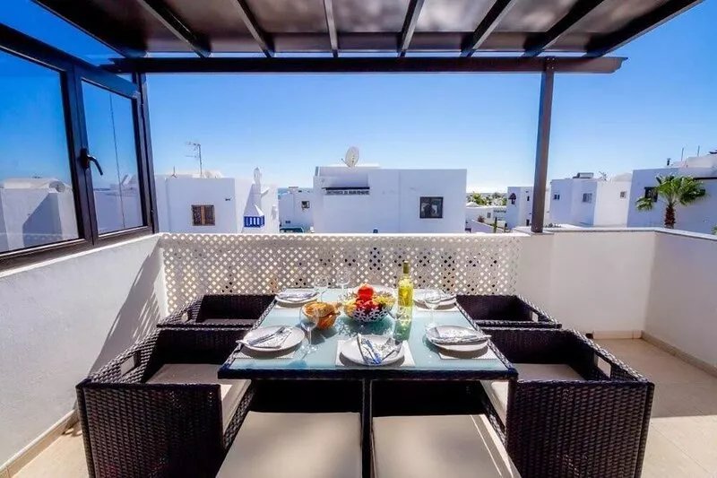 Villa Colonia, Fabulous Luxury Villa 5 min beach, skyTV, h/pool, BBQ & more!