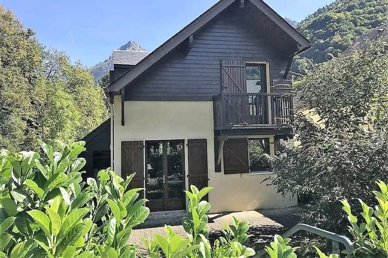 Chalet for 6 people in Cauterets with free parking space
