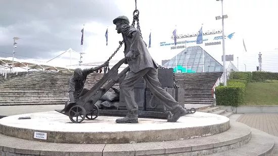 The Dockers Sculpture