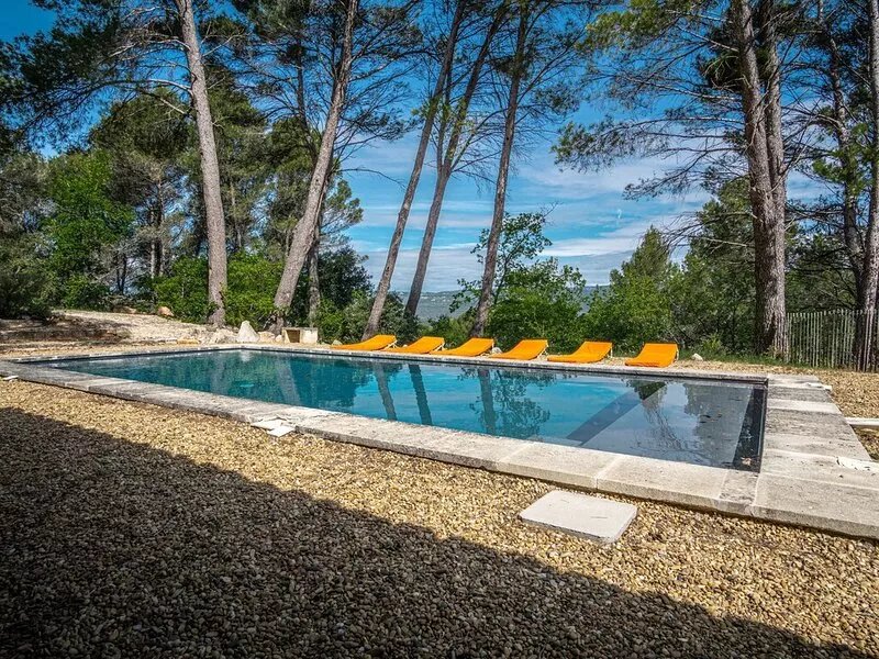 Stunning panoramic views and heated pool in Roussillon