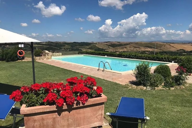 Villa on 2 floors with 2 double bedrooms and 2 full bathrooms