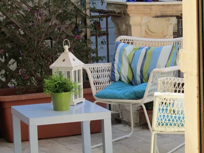 Apartment in Villa Liberty with garden overlooking Etna and near the sea